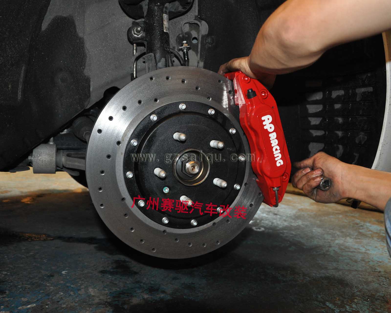 別克君威剎車升級AP六活塞鮑魚