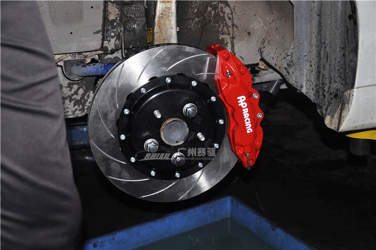 豐田銳志剎車升級(jí)改裝AP9040剎車套件