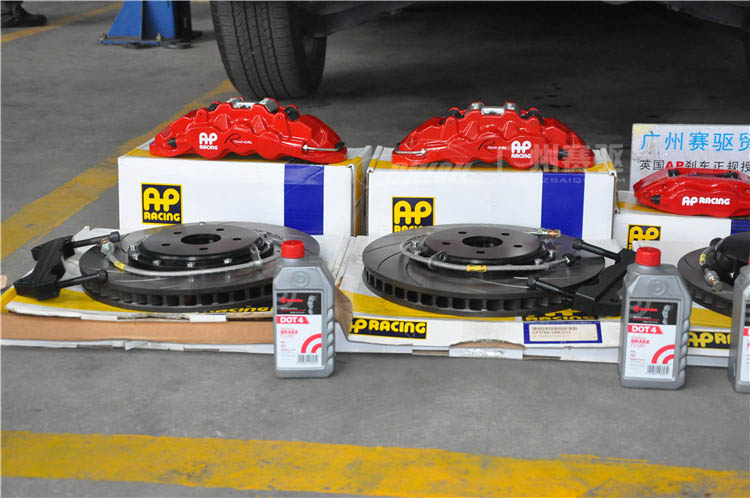 漢蘭達(dá)改裝升級AP8520大六活塞剎車套件前六后四
