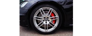 奧迪A6剎車升級前置brembo V6配380孔盤后輪升級370孔盤！