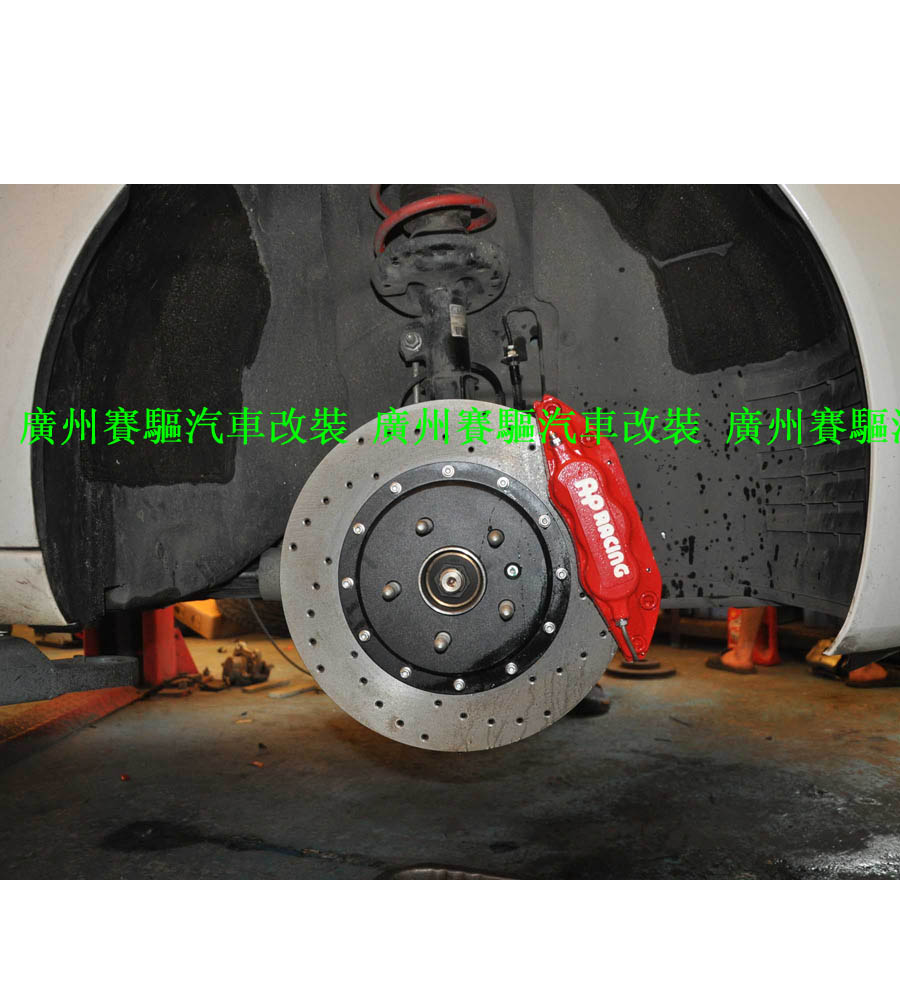 新君威剎車升級(jí)AP7040大六活塞套件